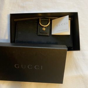Gucci d ring wallet in black